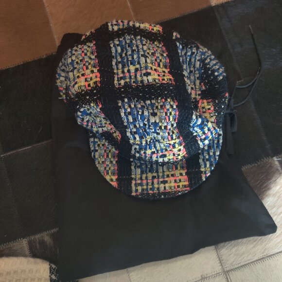 CHANEL Tweed Newboy cap size M (57) New - Picture 1 of 3
